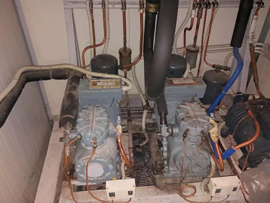 Immagine 18 di Negozio in vendita  in Via Emanuele Filiberto, N. 59 a Formia