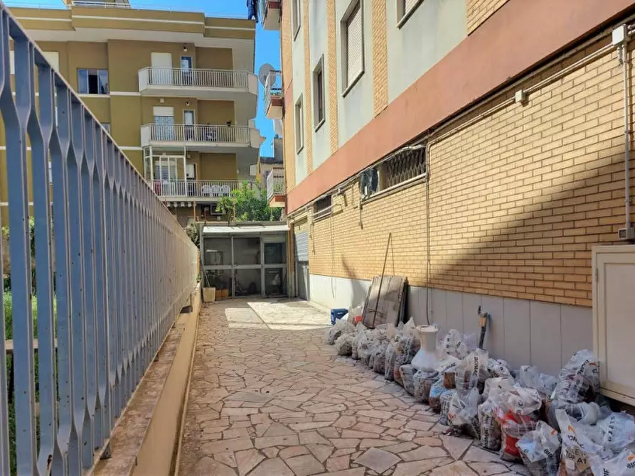 Immagine 20 di Negozio in vendita  in Via Emanuele Filiberto, N. 59 a Formia