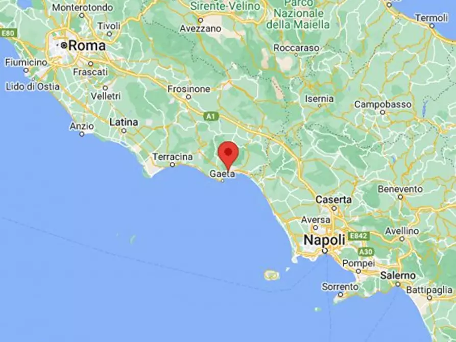 Immagine 23 di Negozio in vendita  in Via Emanuele Filiberto, N. 59 a Formia