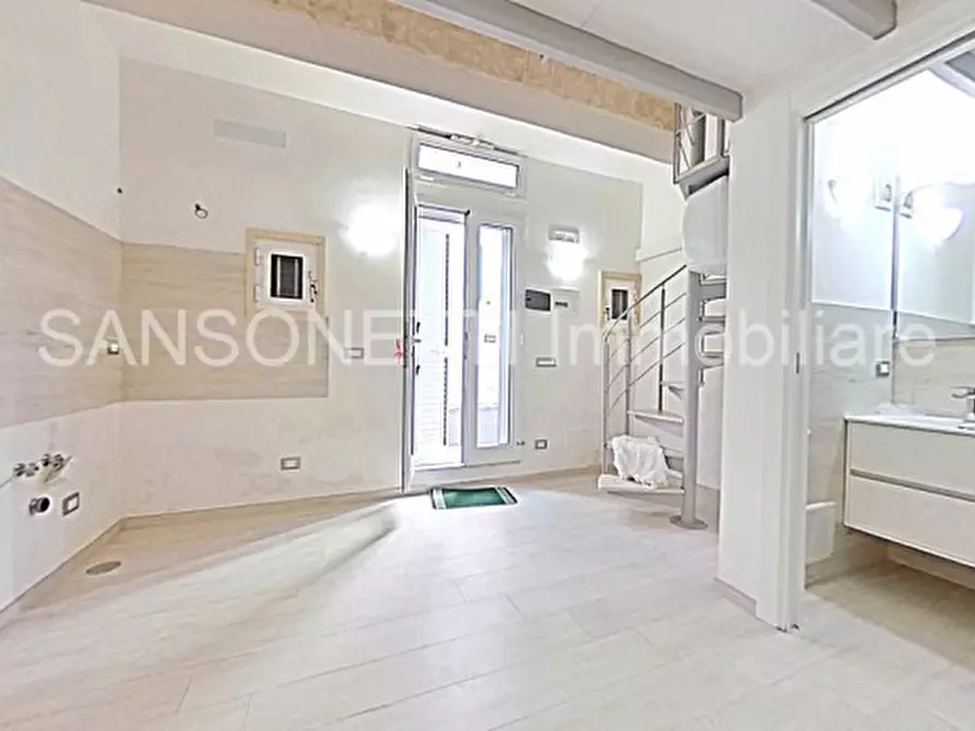 Immagine 15 di Loft/Open space in vendita  in Savelletri a Fasano