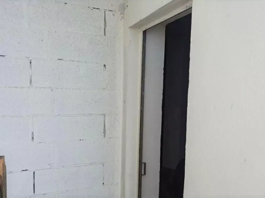 Immagine 5 di Cantina in vendita  in Via Gioacchino Rossini, N. snc a Rende