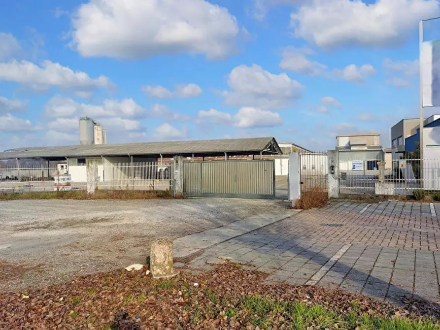 Immagine 1 di Capannone industriale in vendita  in Via Cremona, N. 11/13 a Pizzighettone