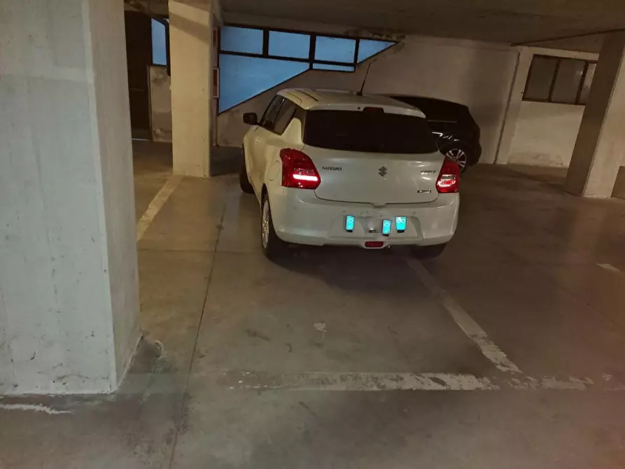 Immagine 1 di Posto auto in vendita  in Viale Montegrappa, N. 278/E a Prato