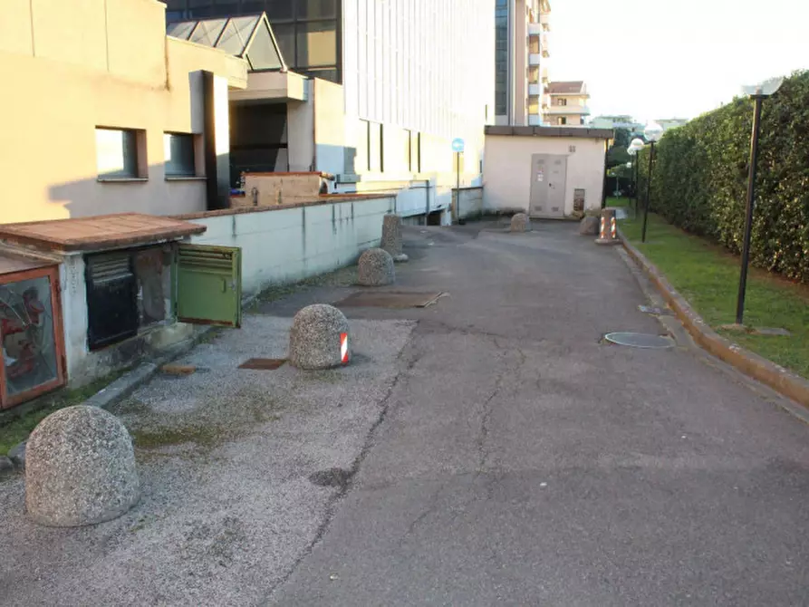 Immagine 3 di Posto auto in vendita  in Viale Montegrappa, N. 278/E a Prato