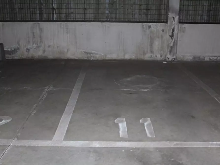 Immagine 1 di Posto auto in vendita  in Viale Montegrappa, N. 278/E a Prato