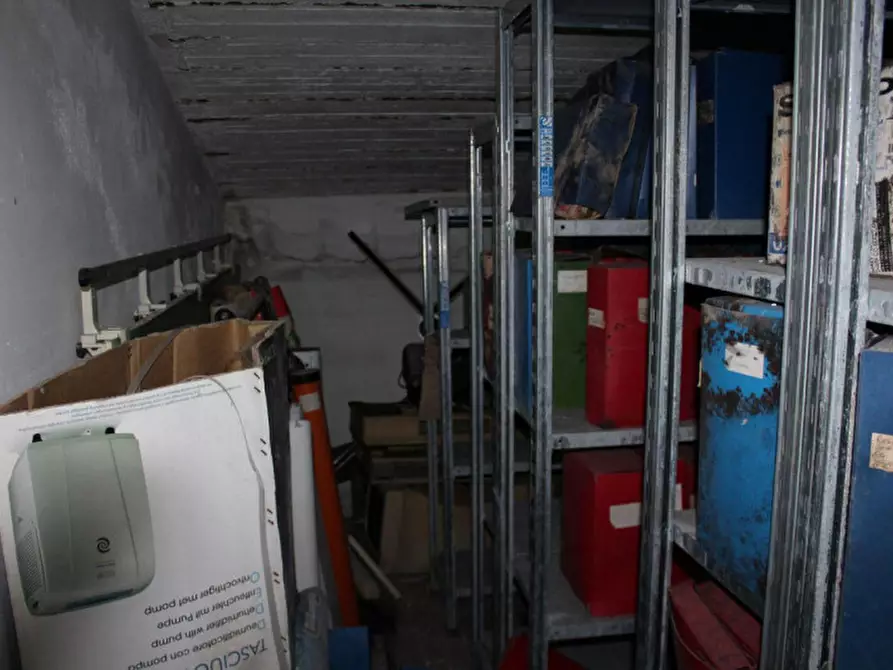 Immagine 2 di Cantina in vendita  in Viale Montegrappa, N. 278/E a Prato