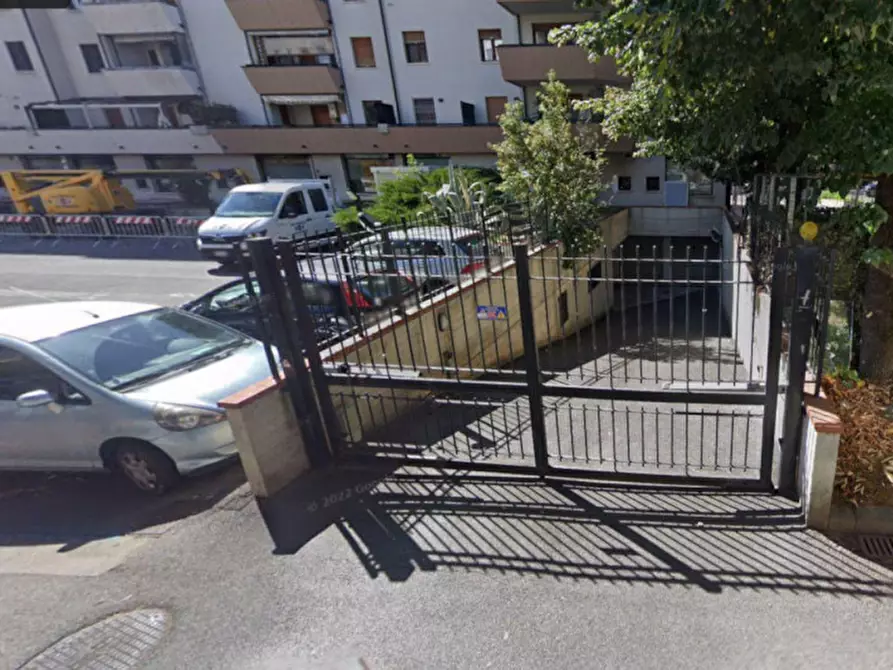 Immagine 2 di Cantina in vendita  in Via F. Ferrucci, N. 87/b a Prato