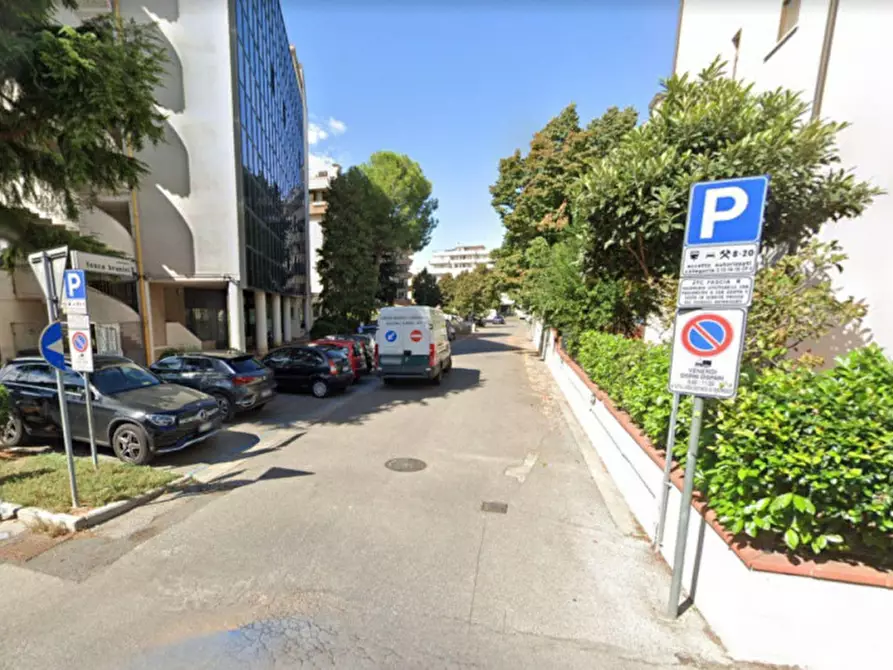 Immagine 3 di Cantina in vendita  in Via F. Ferrucci, N. 87/b a Prato