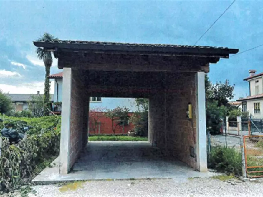 Immagine 2 di Posto auto in vendita  in Via G.Marconi, N. 54 a San Zenone Degli Ezzelini