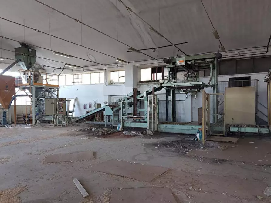 Immagine 4 di Capannone industriale in vendita  in Viale Monastir, N. 50 a Cagliari