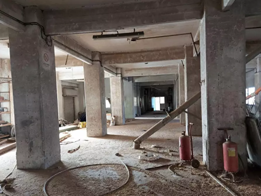 Immagine 12 di Capannone industriale in vendita  in Viale Monastir, N. 50 a Cagliari