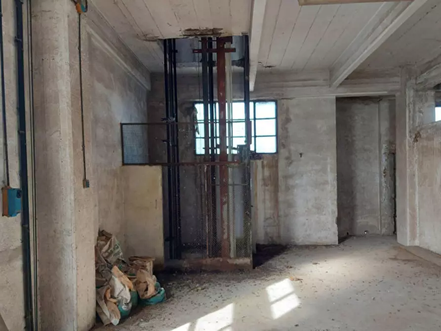 Immagine 14 di Capannone industriale in vendita  in Viale Monastir, N. 50 a Cagliari