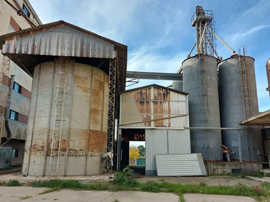 Immagine 15 di Capannone industriale in vendita  in Viale Monastir, N. 50 a Cagliari