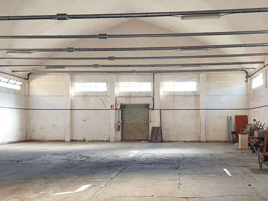 Immagine 2 di Capannone industriale in vendita  in Via Nazionale, N. 235-237 a Serrenti