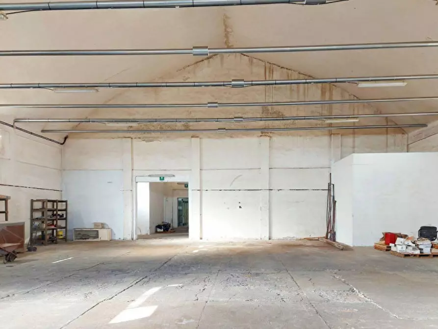 Immagine 4 di Capannone industriale in vendita  in Via Nazionale, N. 235-237 a Serrenti