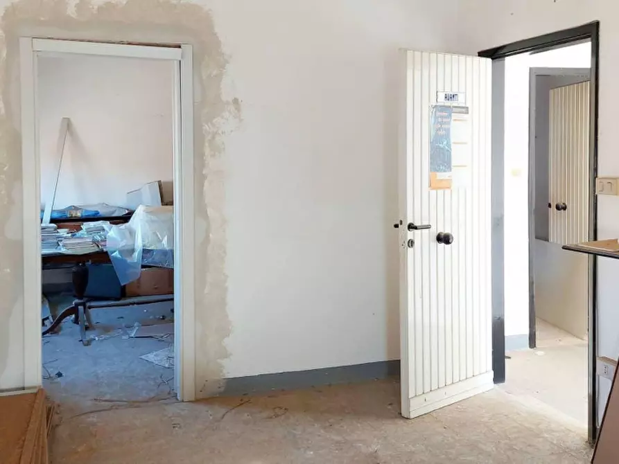 Immagine 18 di Capannone industriale in vendita  in Via Nazionale, N. 235-237 a Serrenti