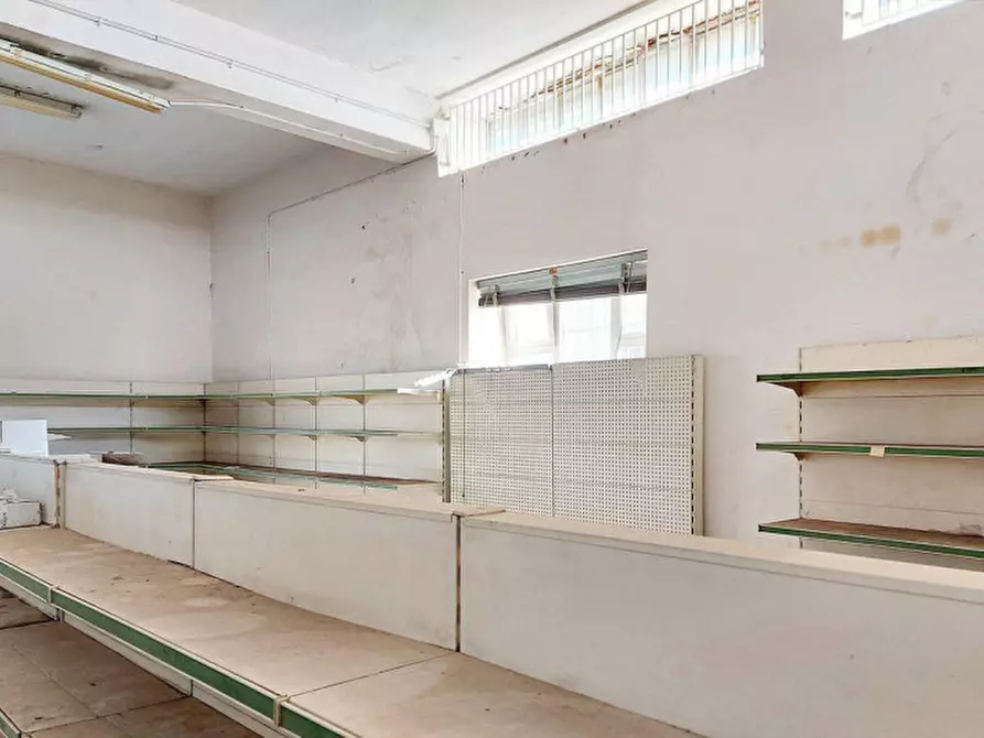 Immagine 6 di Capannone industriale in vendita  in Via Dante Alighieri, N. 128 a Quartu Sant'elena