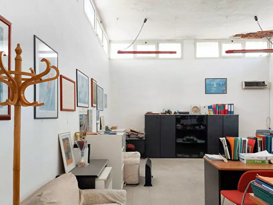 Immagine 14 di Capannone industriale in vendita  in Via Dante Alighieri, N. 128 a Quartu Sant'elena