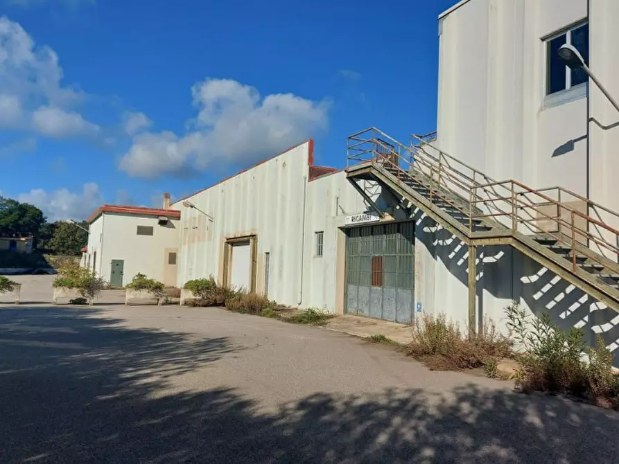 Immagine 5 di Capannone industriale in vendita  in Via Marisa Bellisario, N. 55 a Nuoro