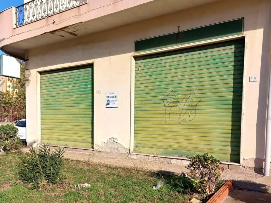 Immagine 13 di Negozio in vendita  in Via Boito, N. 4 a Capoterra