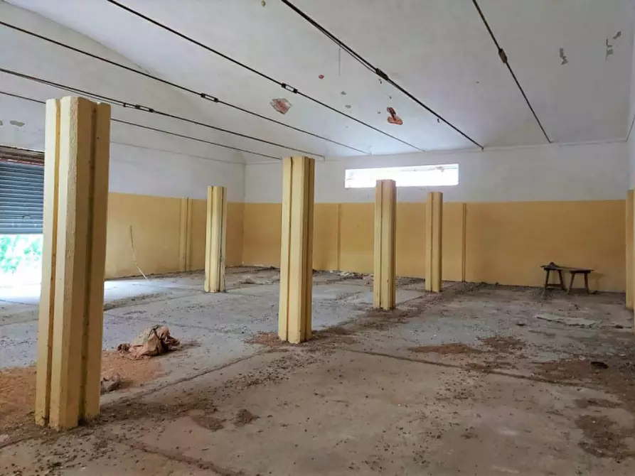Immagine 2 di Capannone industriale in vendita  in Corso Europa, N. 93-95 a Gonnostramatza