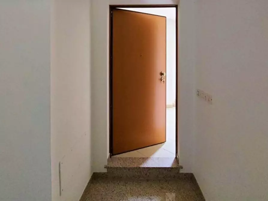 Immagine 9 di Cantina in vendita  in Via Alabnia, N. 6 a Porto Sant'elpidio