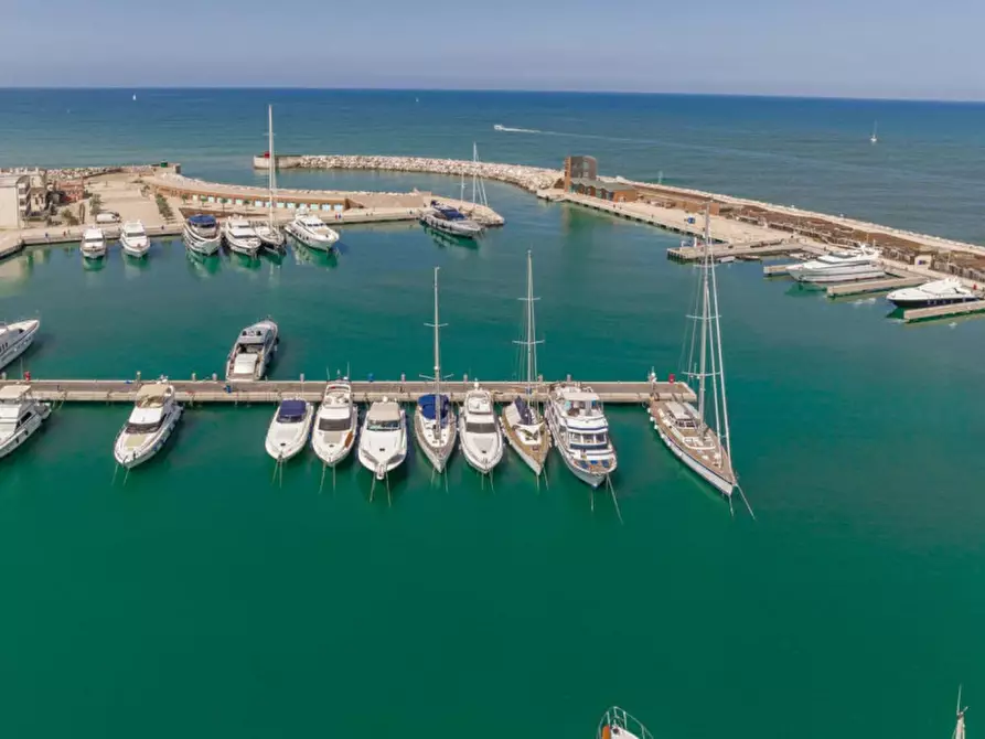 Immagine 5 di Posto auto in vendita  in Marina di Pisa, N. snc a Pisa