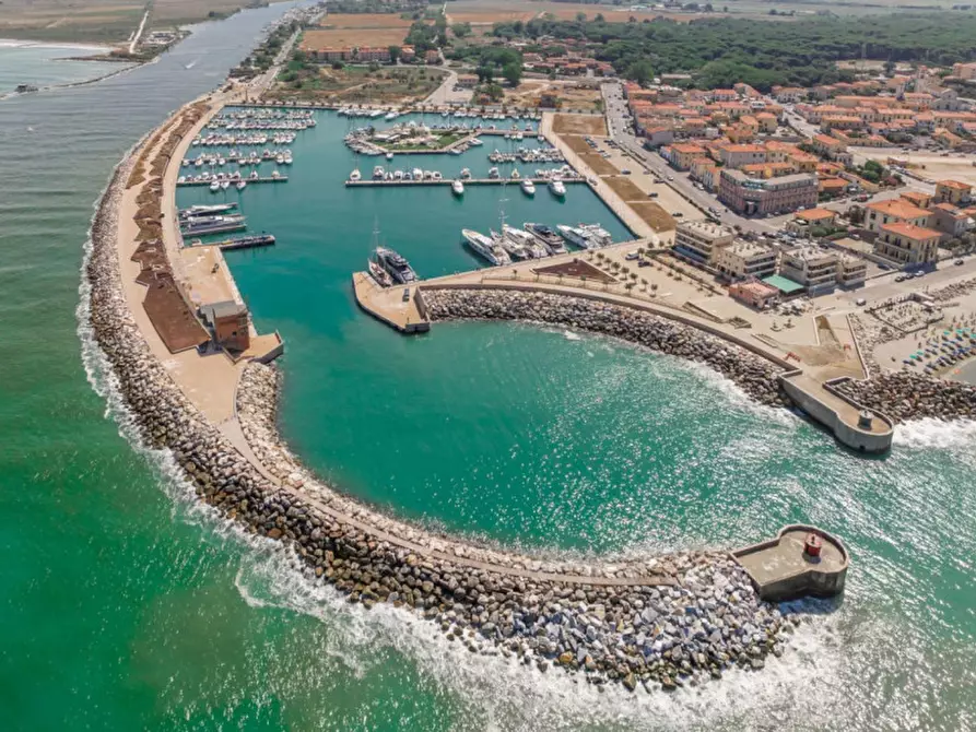 Immagine 6 di Posto auto in vendita  in Marina di Pisa, N. snc a Pisa