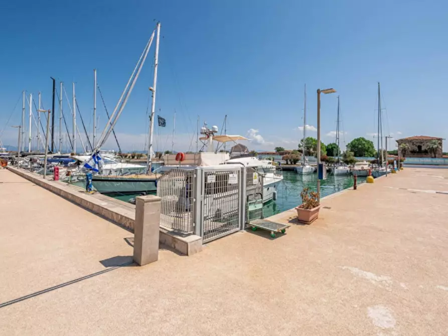 Immagine 12 di Posto auto in vendita  in Marina di Pisa, N. snc a Pisa