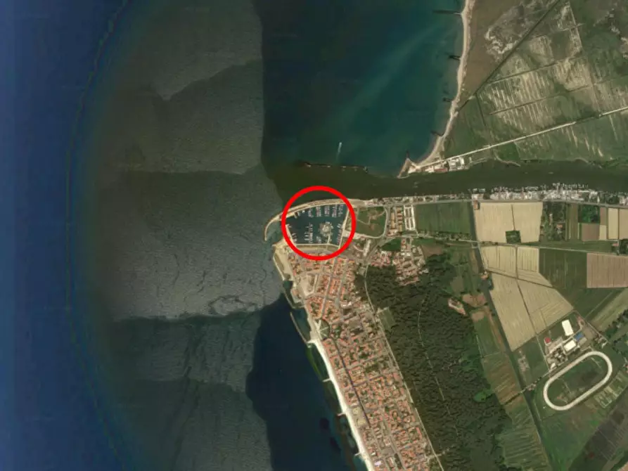 Immagine 23 di Posto auto in vendita  in Marina di Pisa, N. snc a Pisa