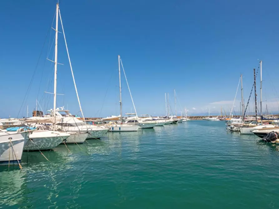 Immagine 9 di Posto auto in vendita  in Marina di Pisa, N. snc a Pisa