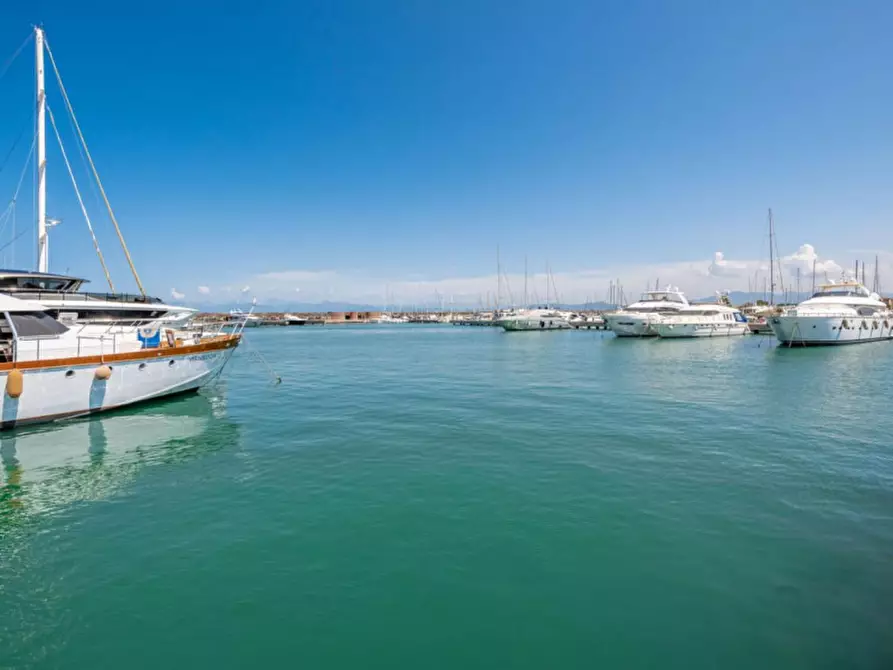 Immagine 7 di Posto auto in vendita  in Marina di Pisa, N. snc a Pisa