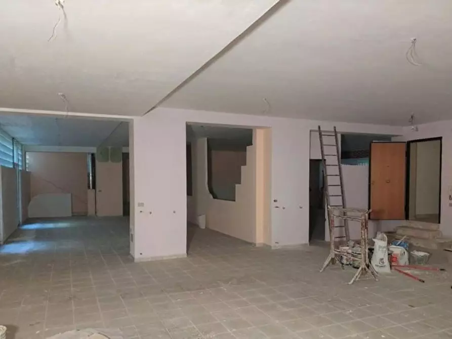 Immagine 3 di Magazzino in vendita  in Via Regabulto, N. snc a Enna