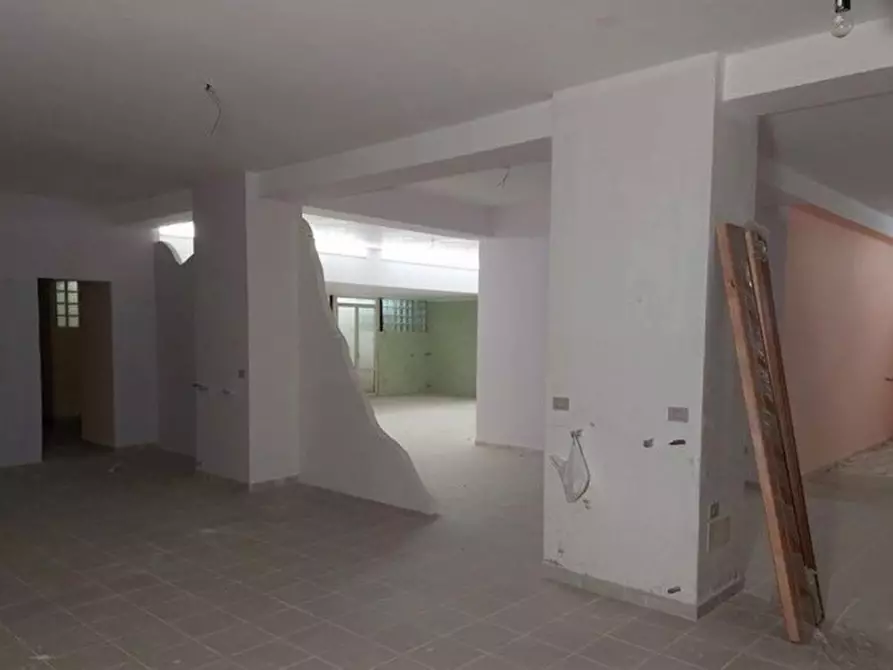Immagine 4 di Magazzino in vendita  in Via Regabulto, N. snc a Enna