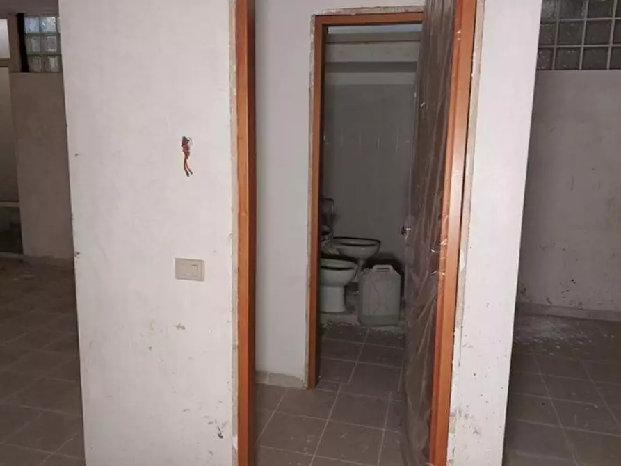 Immagine 5 di Magazzino in vendita  in Via Regabulto, N. snc a Enna