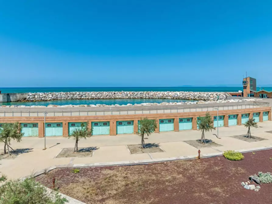 Immagine 16 di Posto auto in vendita  in Marina di Pisa, N. snc a Pisa