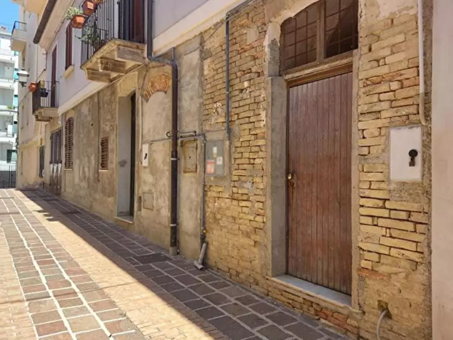 Immagine 2 di Magazzino in vendita  in Via Fortunato Bianchini, N. 16 a Chieti