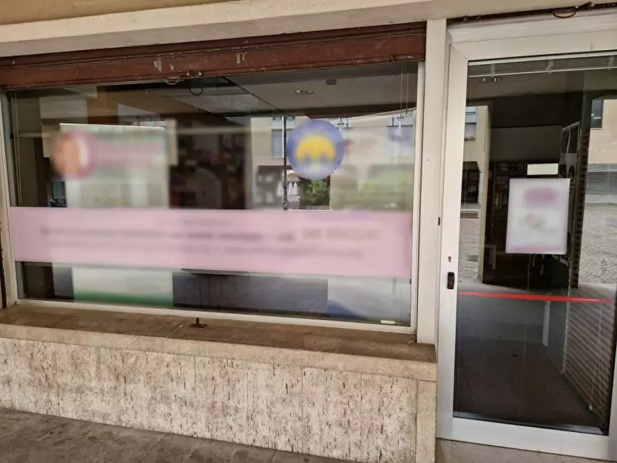 Immagine 2 di Negozio in vendita  in Via Ponte Molino, angolo Piazzetta Forzatè, N. snc a Padova