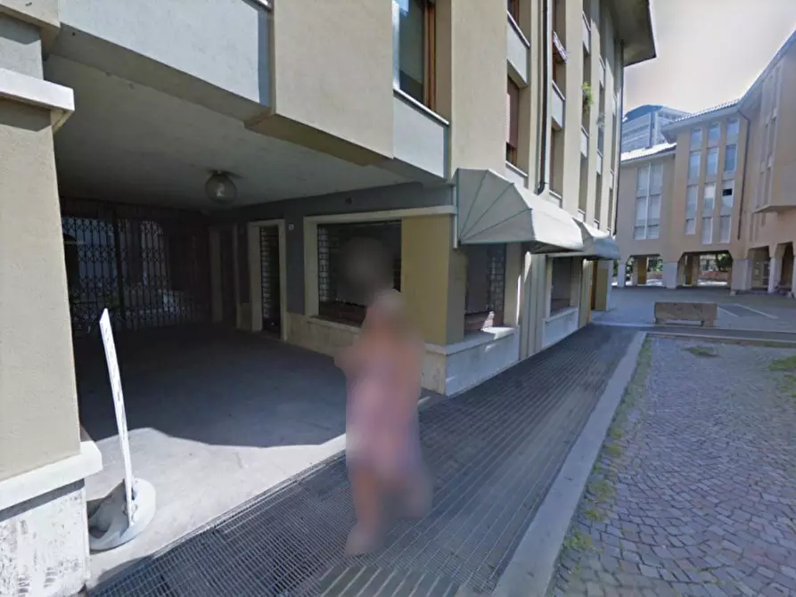 Immagine 5 di Negozio in vendita  in Via Ponte Molino, angolo Piazzetta Forzatè, N. snc a Padova