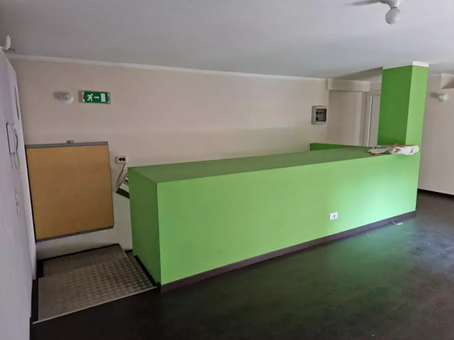 Immagine 9 di Negozio in vendita  in Via Ponte Molino, angolo Piazzetta Forzatè, N. snc a Padova