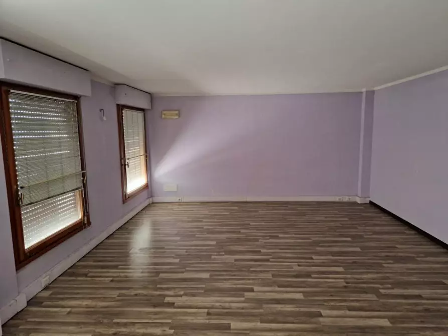 Immagine 12 di Negozio in vendita  in Via Ponte Molino, angolo Piazzetta Forzatè, N. snc a Padova