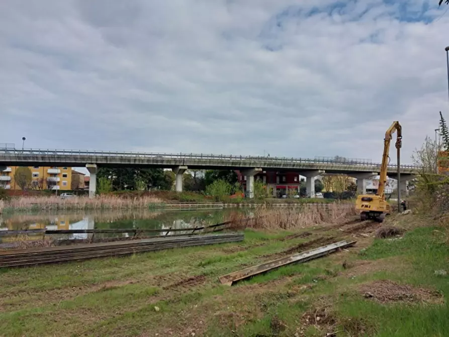 Immagine 3 di Terreno in vendita  in Viale Camisano, N. 103 a Vicenza