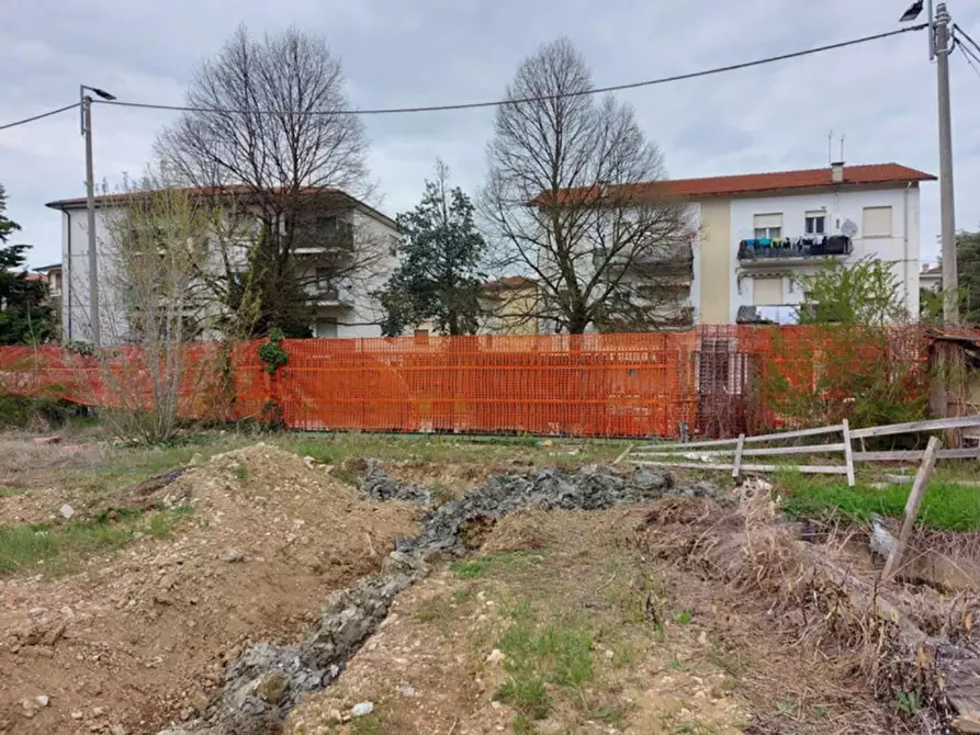 Immagine 11 di Terreno in vendita  in Viale Camisano, N. 103 a Vicenza