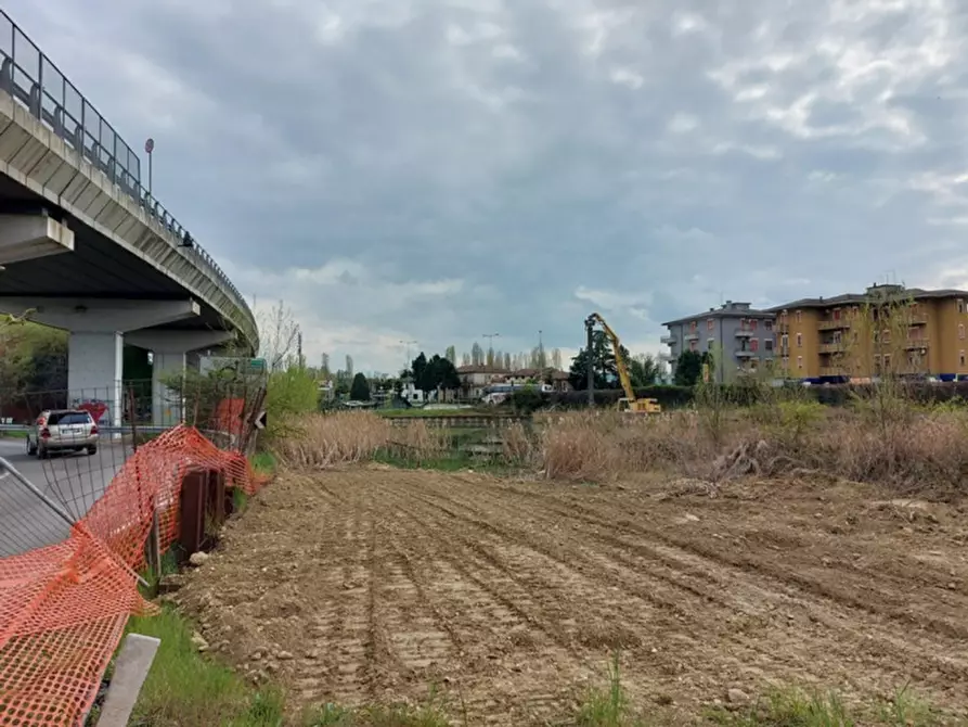 Immagine 17 di Terreno in vendita  in Viale Camisano, N. 103 a Vicenza