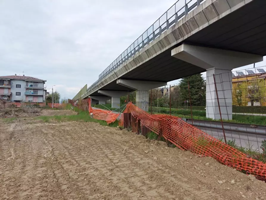 Immagine 21 di Terreno in vendita  in Viale Camisano, N. 103 a Vicenza