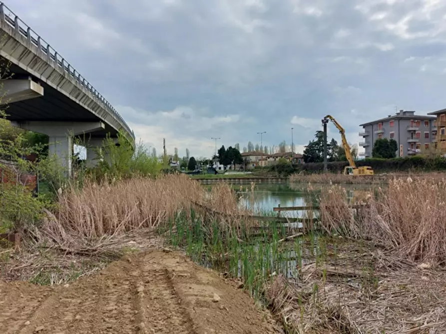 Immagine 22 di Terreno in vendita  in Viale Camisano, N. 103 a Vicenza