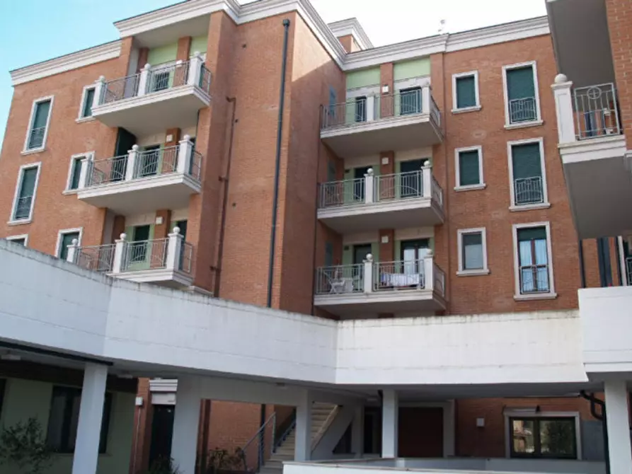 Immagine 1 di Magazzino in vendita  in Via Due Fonti, N. snc a Macerata