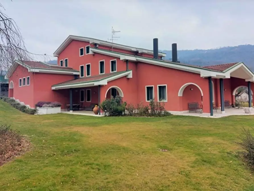 Immagine 2 di Villa in vendita  in Via Vittorio Alfieri, N. 53-55 a Chiampo