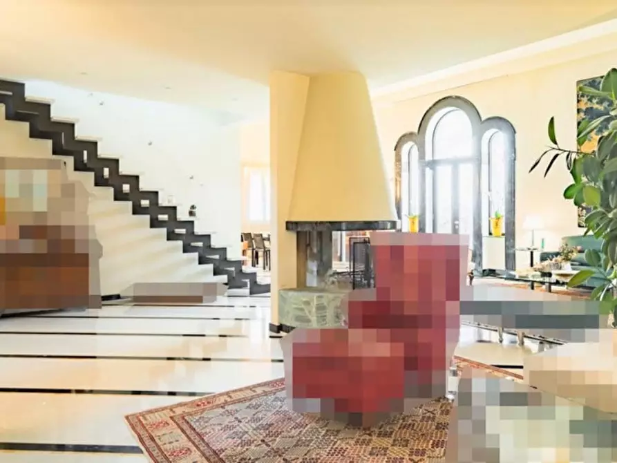 Immagine 5 di Villa in vendita  in Via Vittorio Alfieri, N. 53-55 a Chiampo