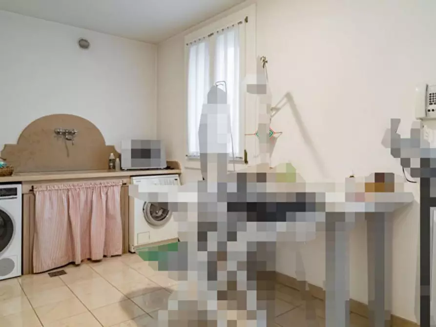 Immagine 16 di Villa in vendita  in Via Vittorio Alfieri, N. 53-55 a Chiampo